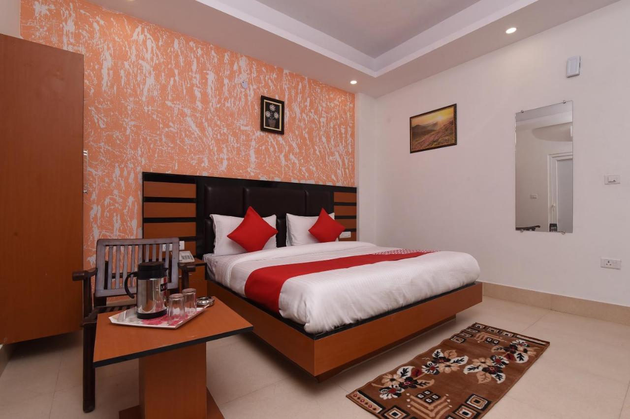 Capital O 13310 Noida Suites Экстерьер фото