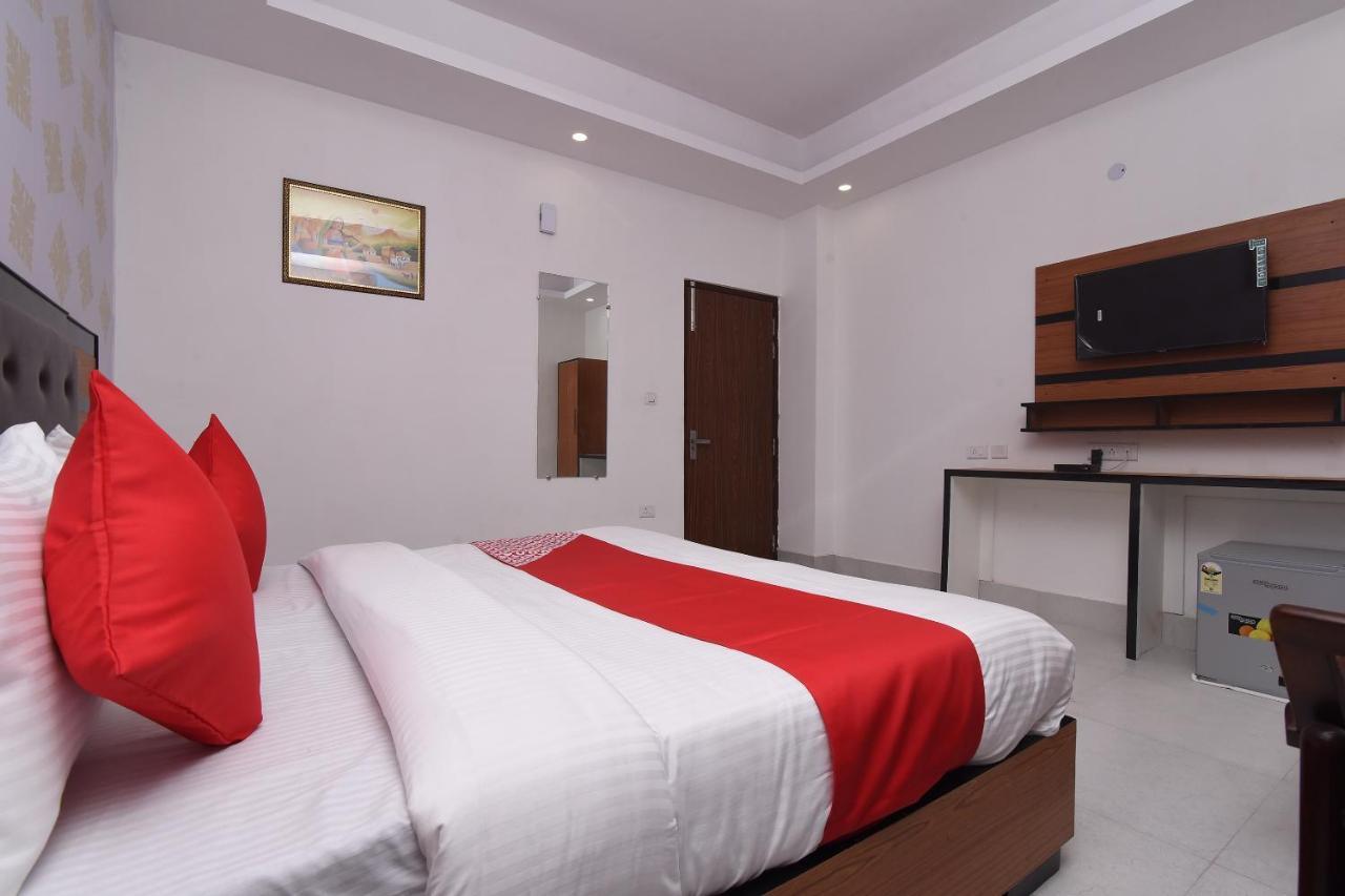 Capital O 13310 Noida Suites Экстерьер фото