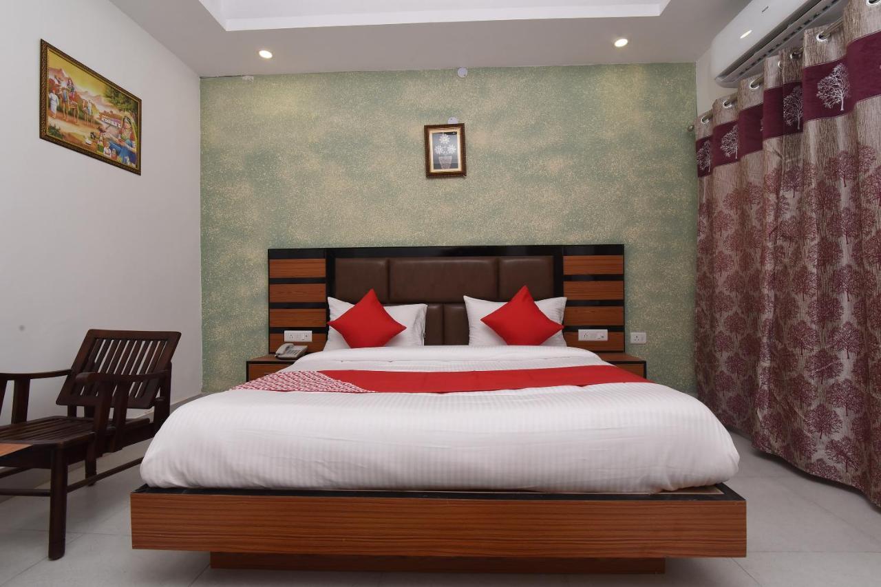 Capital O 13310 Noida Suites Экстерьер фото