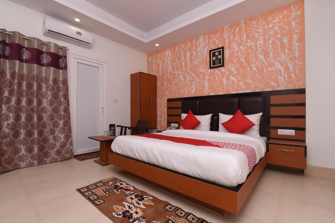 Capital O 13310 Noida Suites Экстерьер фото