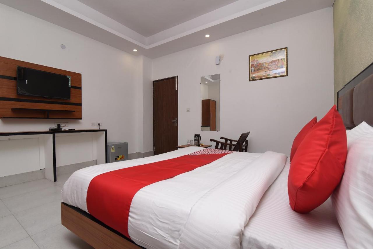 Capital O 13310 Noida Suites Экстерьер фото