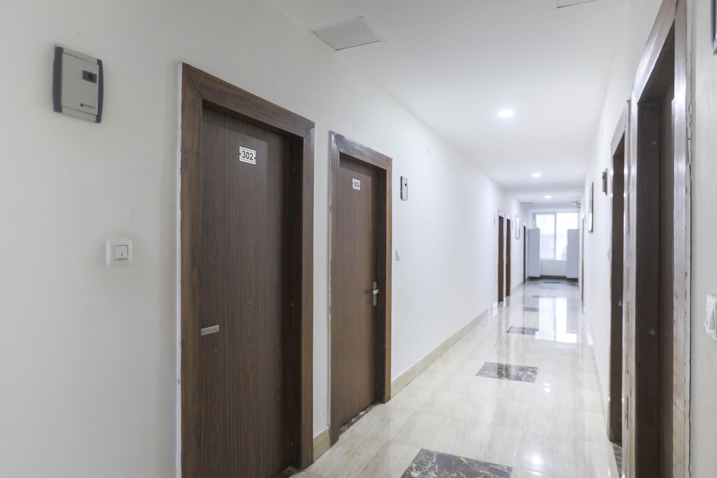Capital O 13310 Noida Suites Экстерьер фото