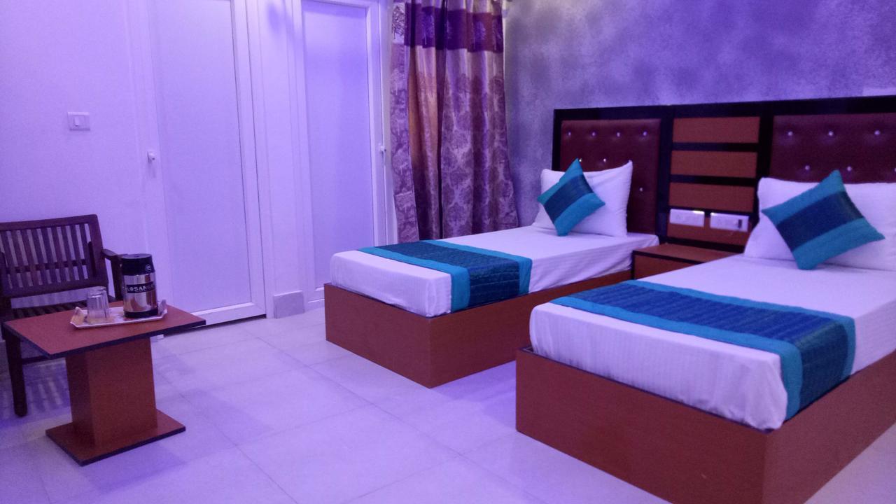 Capital O 13310 Noida Suites Экстерьер фото